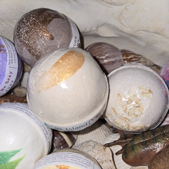 ###(New) The Island Bath & Body Bath Bombs  (5.5 oz Each) - Picture 6 of 12
